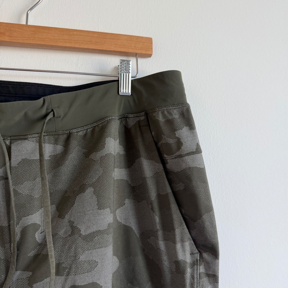 Lululemon T.H.E. Linerless 7" Variegated Mesh Camo Max‎ Dark Size XL - Picture 5 of 10